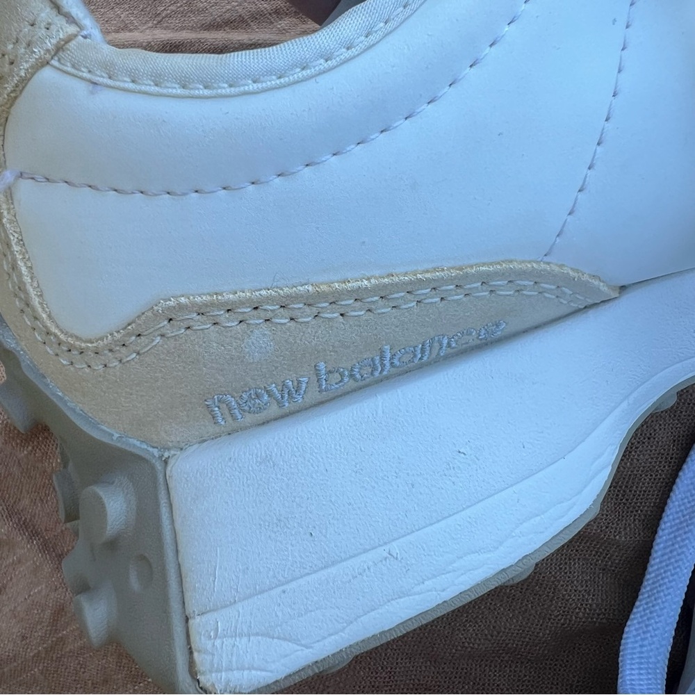 New Balance 327 Cream/Tan/Grey Sneakers Size 7 - Picture 5 of 9